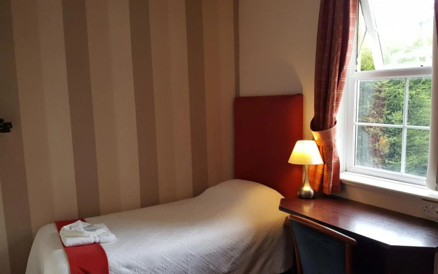 The Edward Hotel