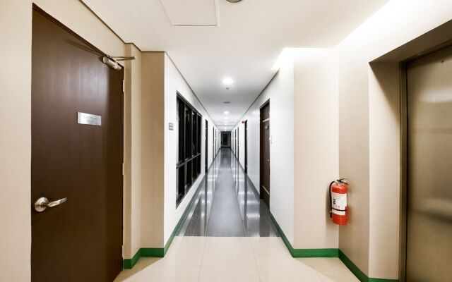 Oyo 445 Vinia Residences by Filinvest