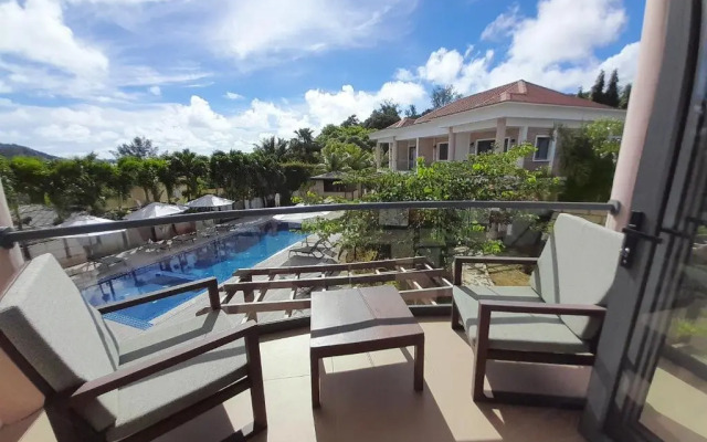 Isla Holiday Home