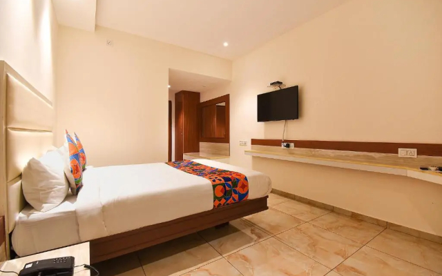 FabHotel High Rise