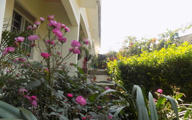 Deluxe Hotel - Ishaka