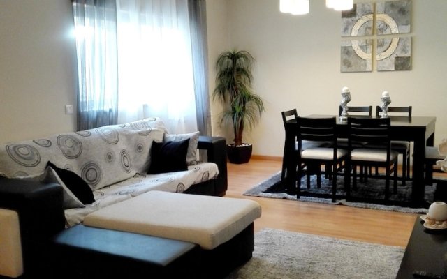 Apartment With 2 Bedrooms In Nazare, With Wifi