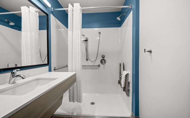 Woodspring Suites Dearborn - Detroit