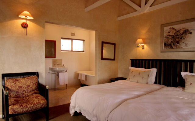 Leeuwenbosch Country House - Amakhala Game Reserve