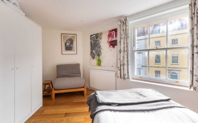 Bright & Quirky 3BD Home - Wellington Terrace!