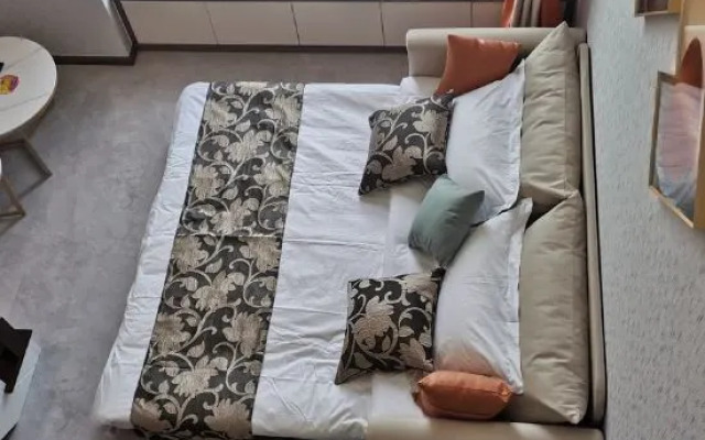 Lakeside Holiday Hotel (Kunming Sunac Dianchi Houhai Branch)