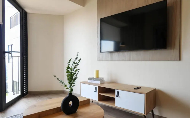 w Grandiose 1BR w Great Balcony in Miraflores