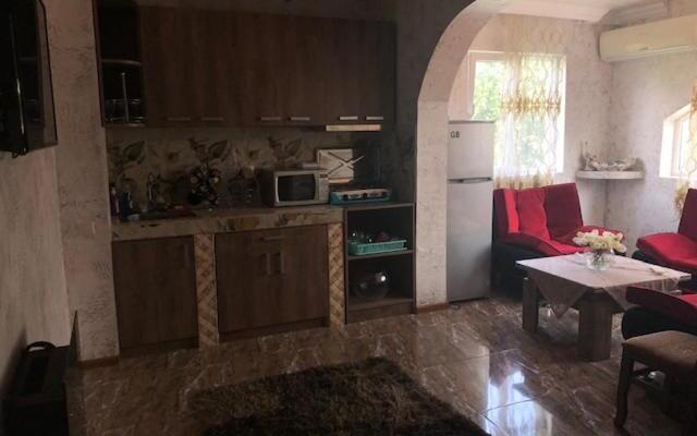 Mzeos House