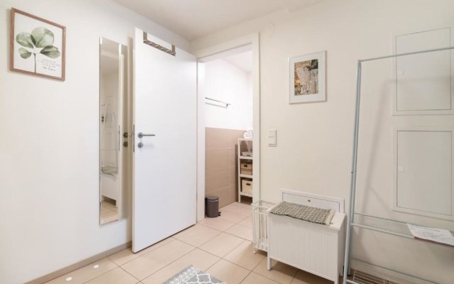 Quiet and cozy apartment next to Mariahilfer Strasse and Naschmarkt with AC