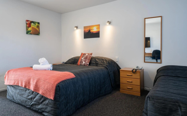 Fitzherbert Court Motel – Guest Rooms – Hokitika