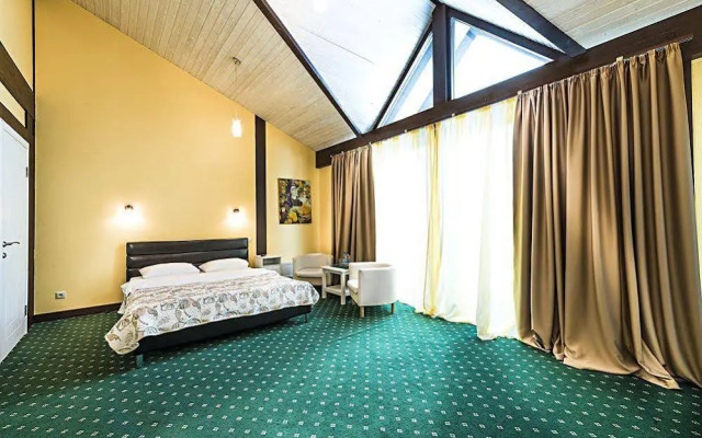 Hamilton Hotel