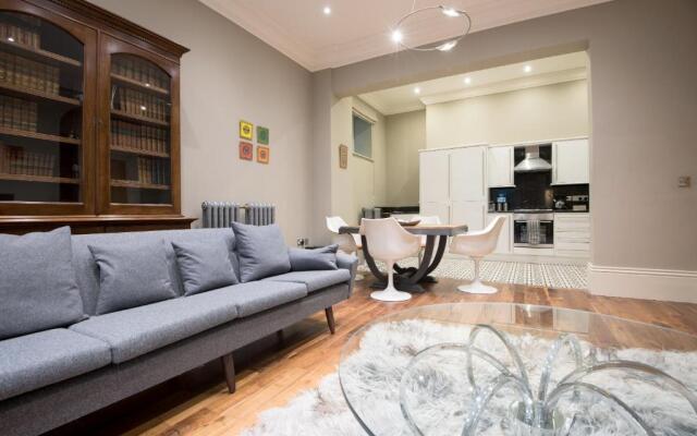 Apartment 1 The Grove
