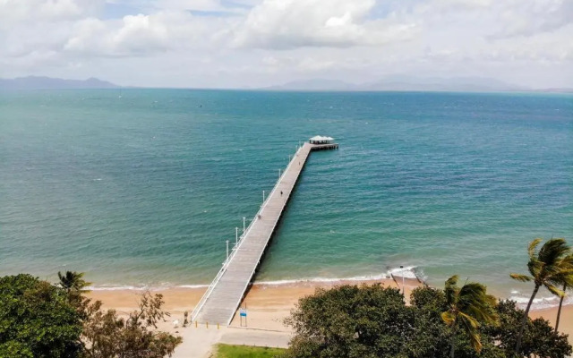 Tropical Palms Resort & 4WD Hire