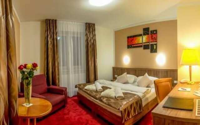 Wellness Hotel Hluboký Dvůr