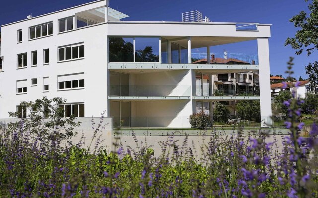 Modern apartment near the sea