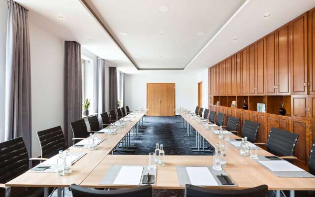 Lindner Hotel Frankfurt Main Plaza, part of JdV by Hyatt