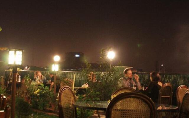 Vivek Hotel
