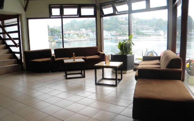 Siantar Hotel Parapat
