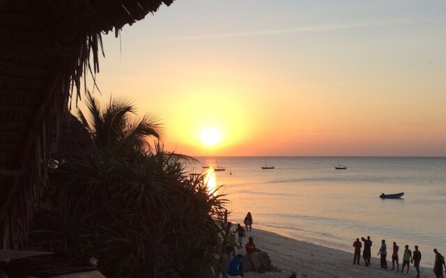 Kajibange bar and guesthouse