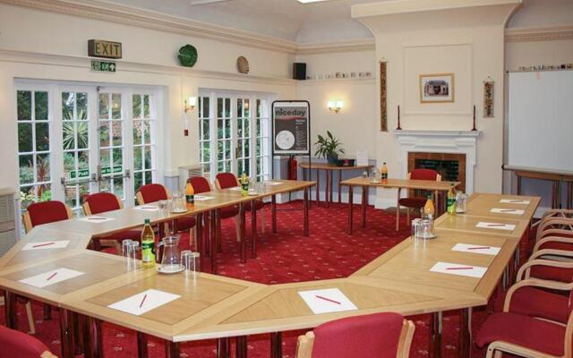 Lydney House - Guest house