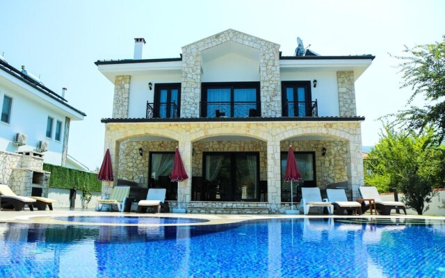 Remarkable Private 4-bed Villa in Dalyan With Pool