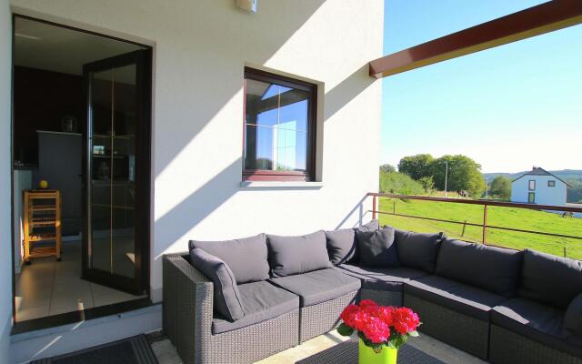 Classy Holiday Home in Martilly with bubble bath
