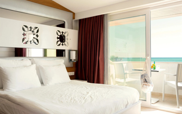 Flora Garden Beach Hotel