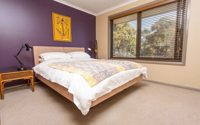 Tura Beachhouse in Dolphin Cove