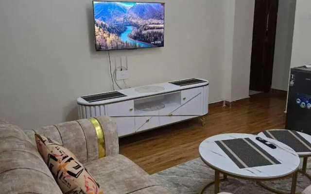 Lux Suites Astrol Apartments Garden City