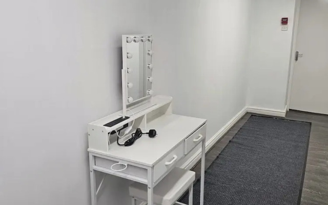 Basement Apartment Near City Centre