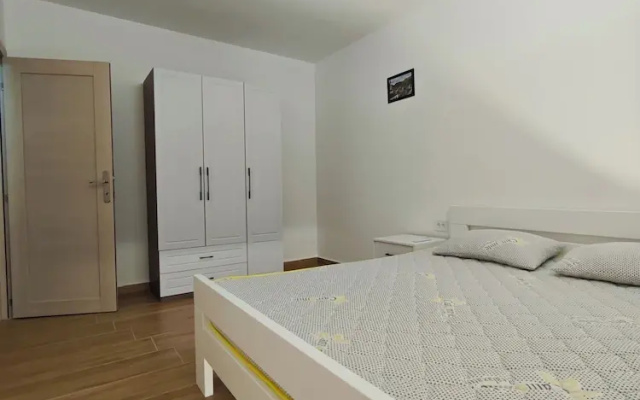 Luna Apartments
