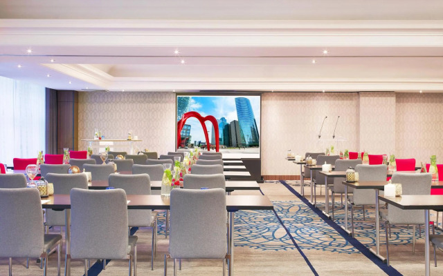 Renaissance Paris La Defense Hotel