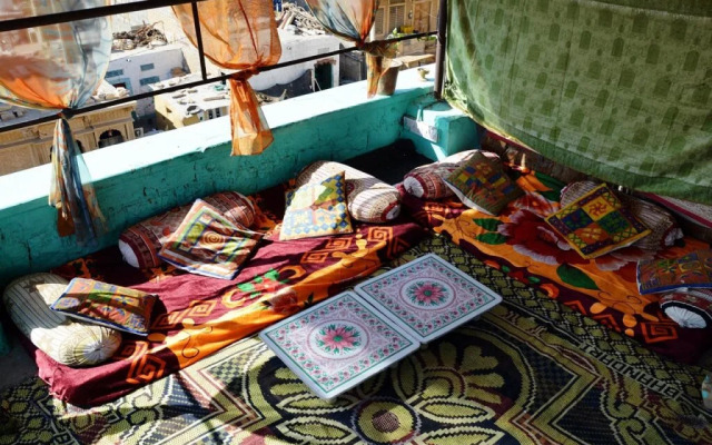 Monica Guesthouse & Safari