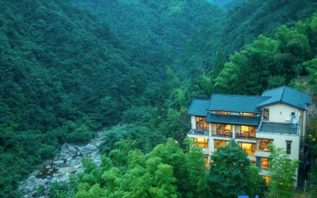 Shulin, Freedom in the Deep Creek|Bamboo Forest Seclusion, Parent-child River Tracing Accommodation