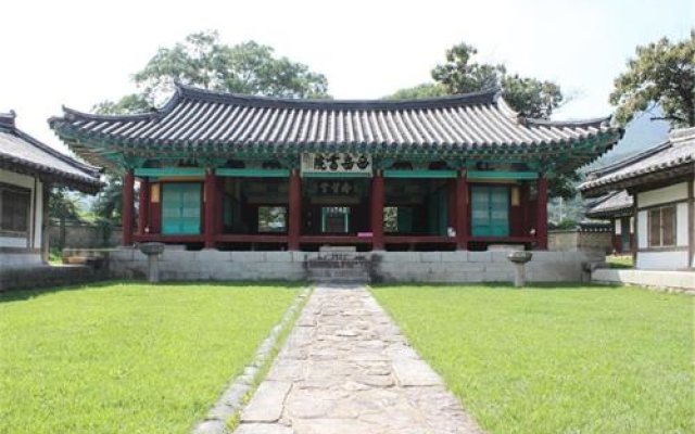 Seoakseowon