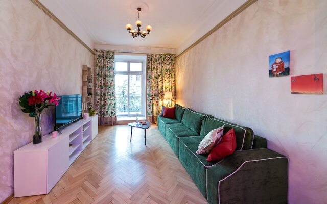 GM Apartment Serafimovicha 2-415