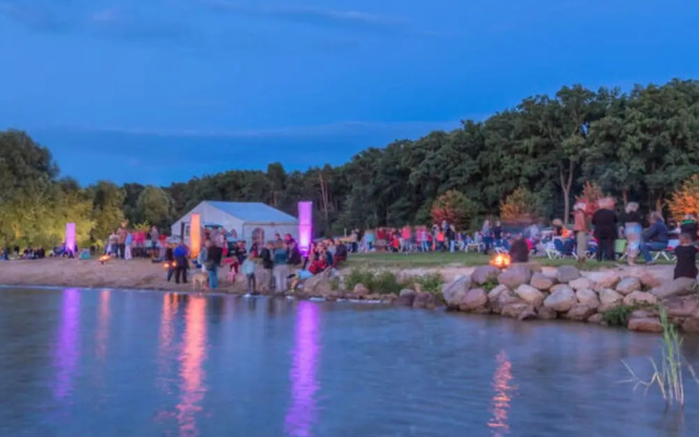 Haus Seeblick Modern Retreat