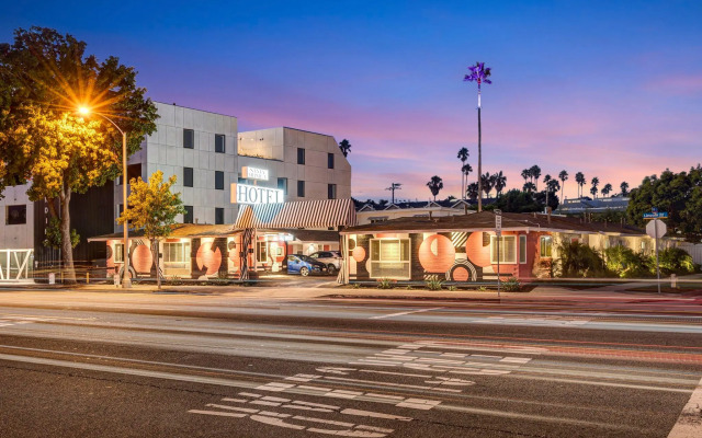 Santa Monica Hotel