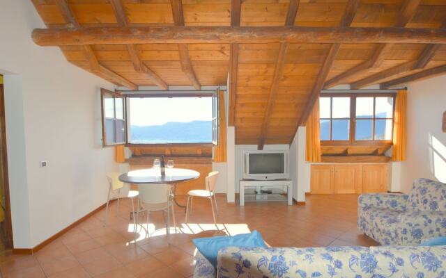 Peaceful Cottage in Cargiogo With Private Terrace