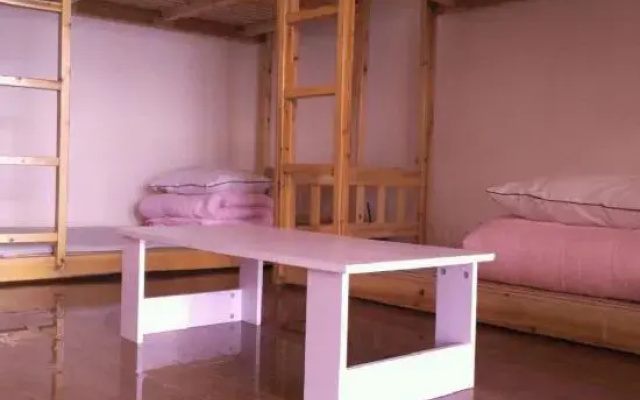 Small Youth Hostel Homestay  (Kunming Old Street Zhengyifang Branch)