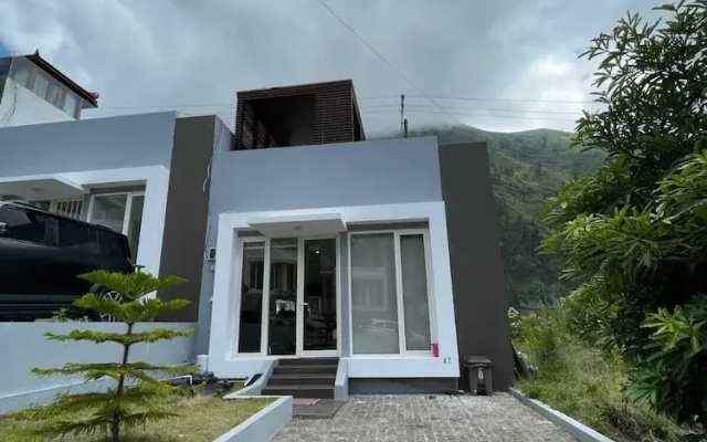 Orlando Hill Villa