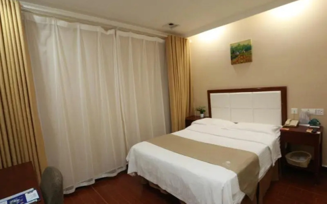GreenTree Inn Jiangsu Suqian Sihong RenminS)Road Walking Street Express Hotel