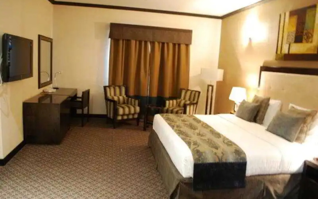 London Crown Hotel
