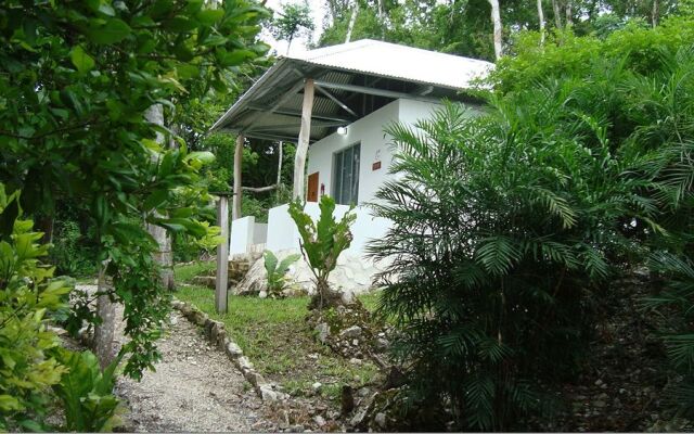 Maya Zacpetén Jungle Lodge