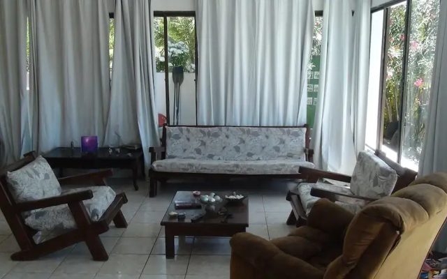 Pousada Hostel81