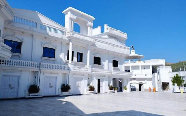 White Palace Hotel & Resort