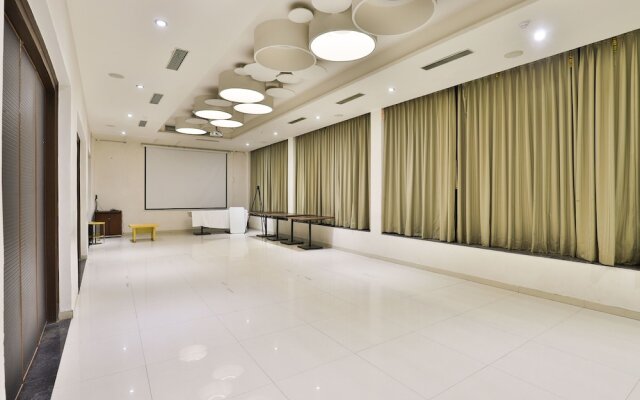 OYO 13479 Hotel Grand Nakshatra