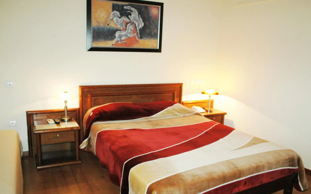 Omiros Hotel