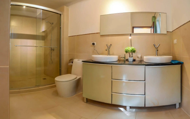 Apartments Infiniti Blu