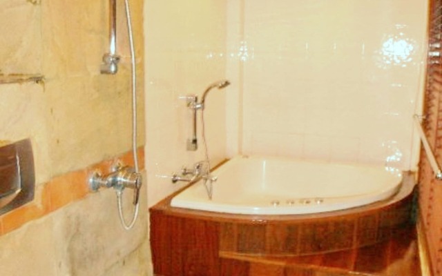 White House Beach Resort And Spa